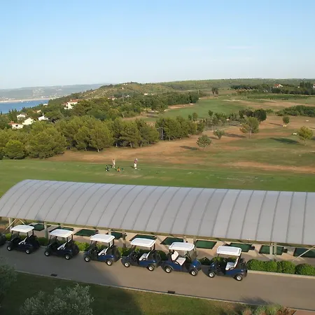 Skiper Apartments&golf 4*